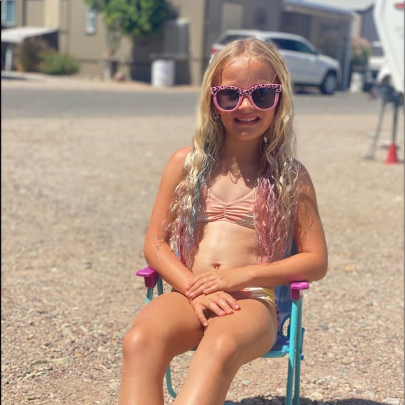 🌺A little about Us🌺 - Picture 16 of 16